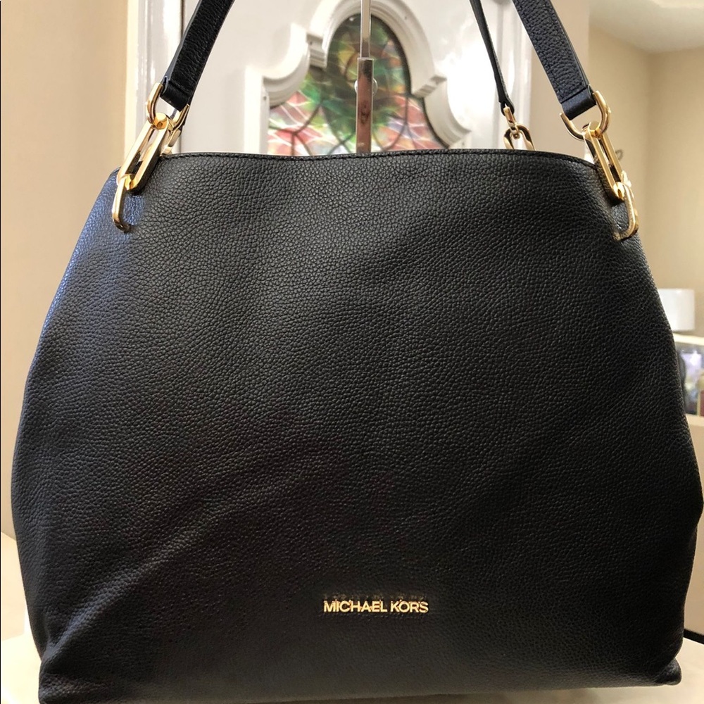 New Michael Kors leighton real leather w/tags. Brand new